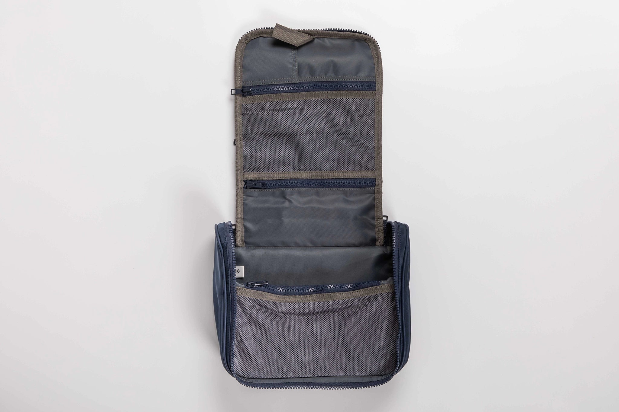 Back To Basics Hanging Travel Kit