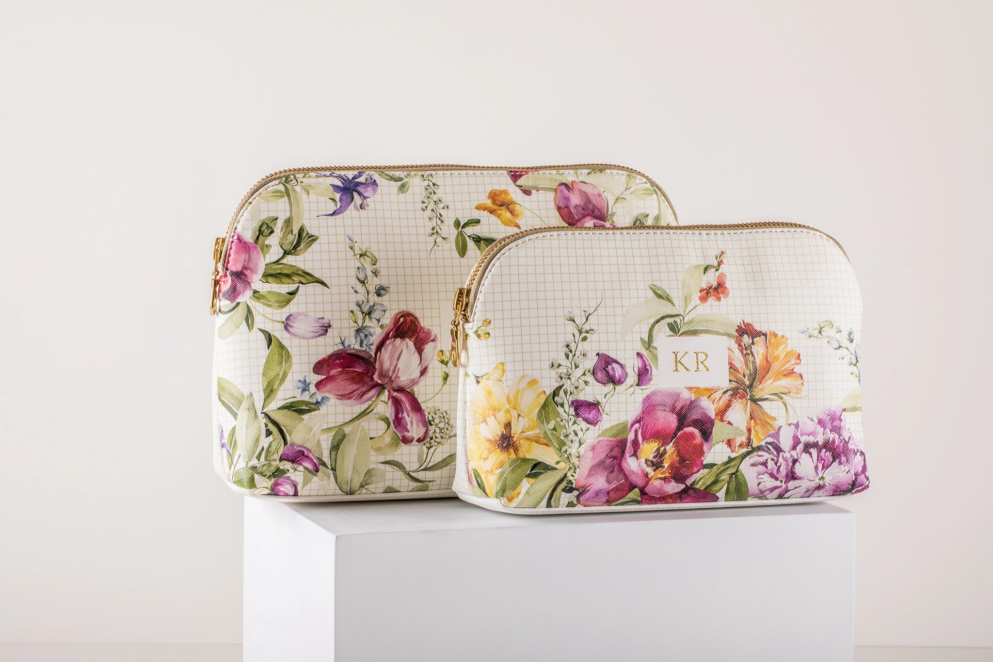 Sangria Oval All Purpose Pouches – Set Of 2